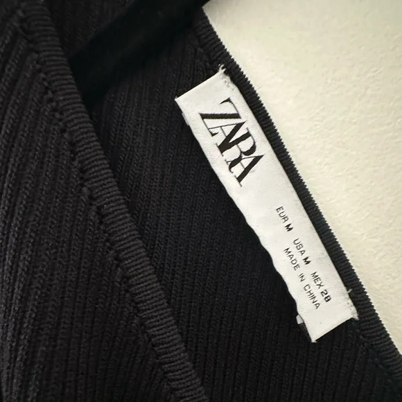 KNIT DRESS WITH CUT OUT BACK - Picture 6 of 7